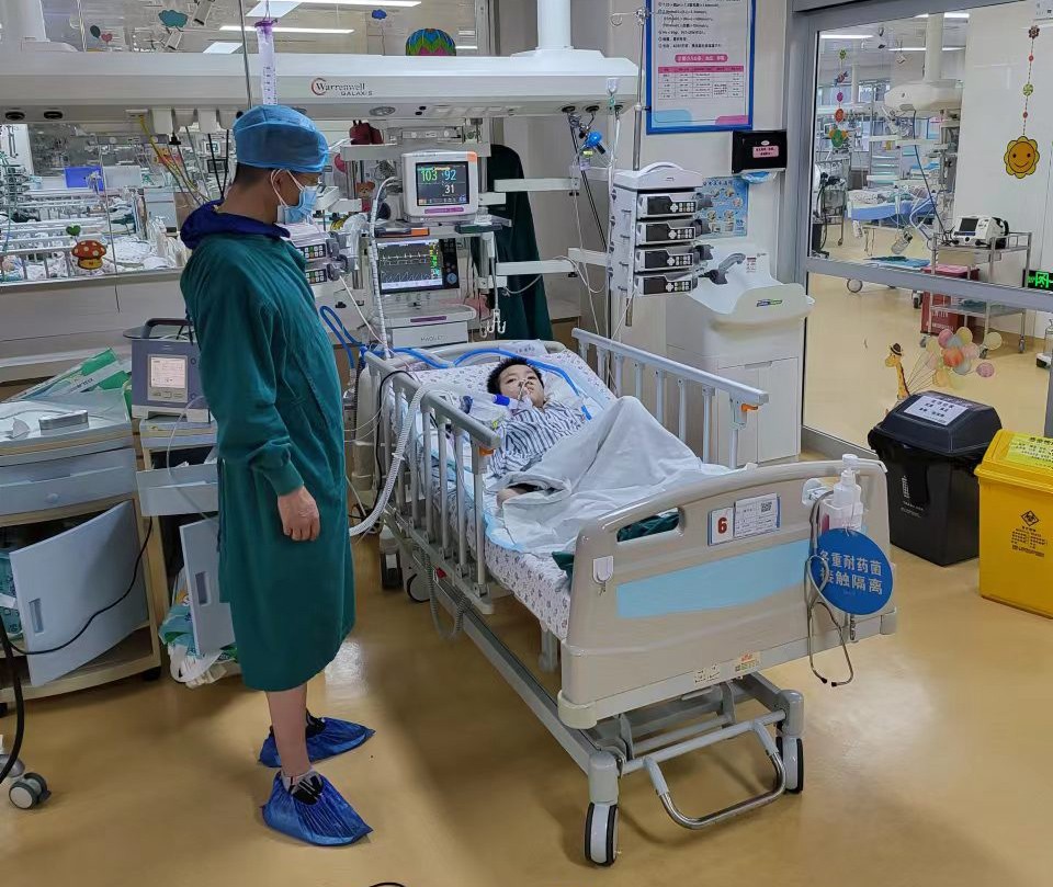 辛集市跨省救护车出租公司