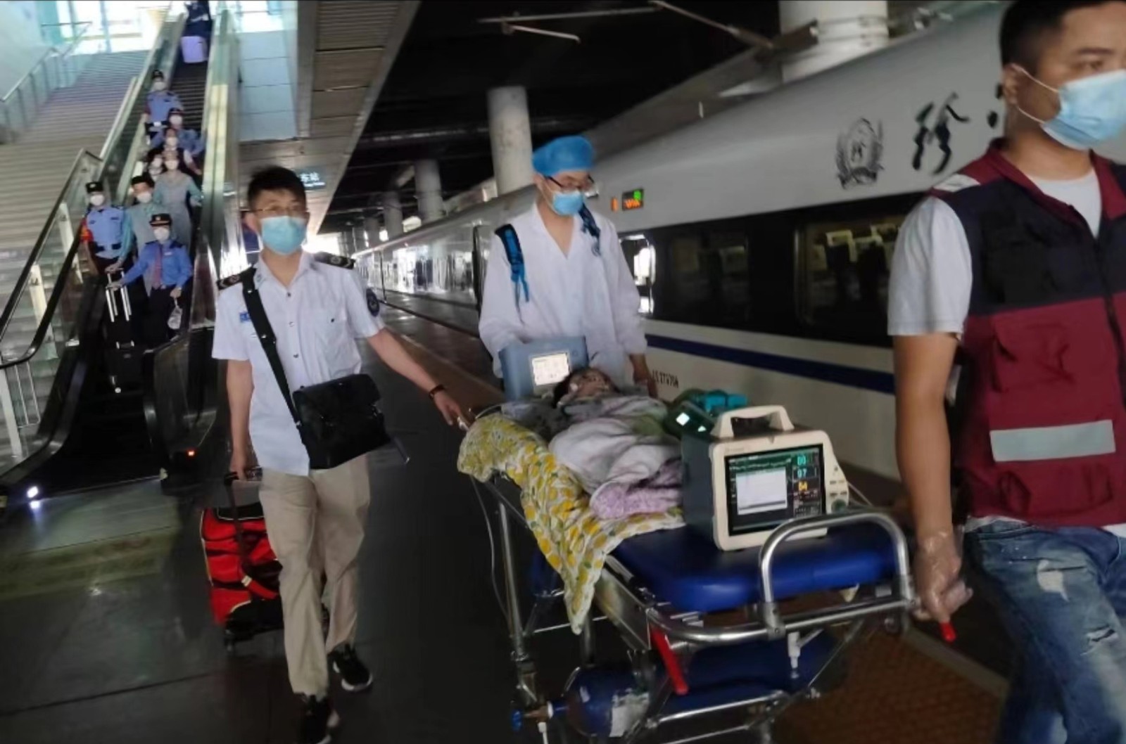 辛集市高铁转运公司